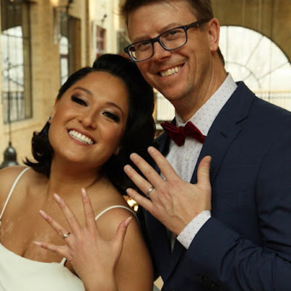 Meet your Posher, Ariana - Picture 1 of 1